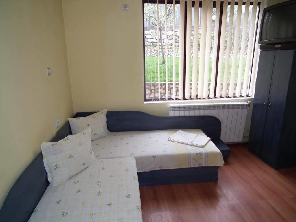 Guest House Bedrock Belogradchik Exterior photo